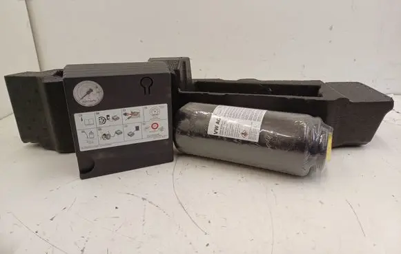 Audi A6 S6 C8 4K Tire air pump compressor 8P0012615A 4N0012619