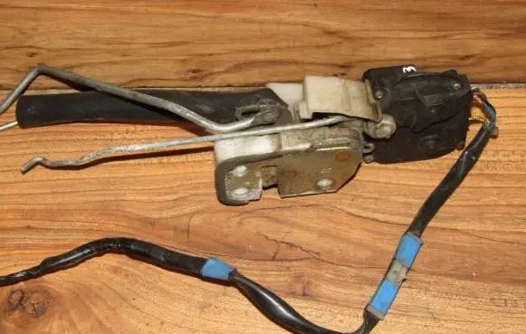 Honda Civic Front door lock