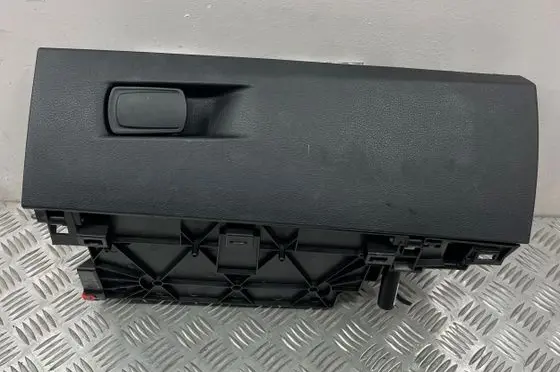 BMW 2 F46 Glove box set 9318641 0004162290