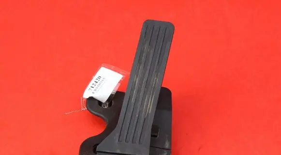 Mazda 6 Accelerator throttle pedal GHP9-41600