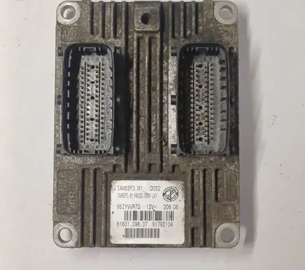 Fiat Punto (188) Engine control unit/module 51793104 IAW5SF3M1