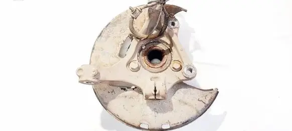 Front wheel hub