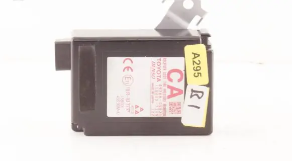 Toyota Avensis T270 Tire pressure control unit 8976005031 1584007250 89760-05031