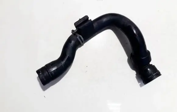 Volkswagen PASSAT B5.5 Engine coolant pipe/hose 8d0121101ad