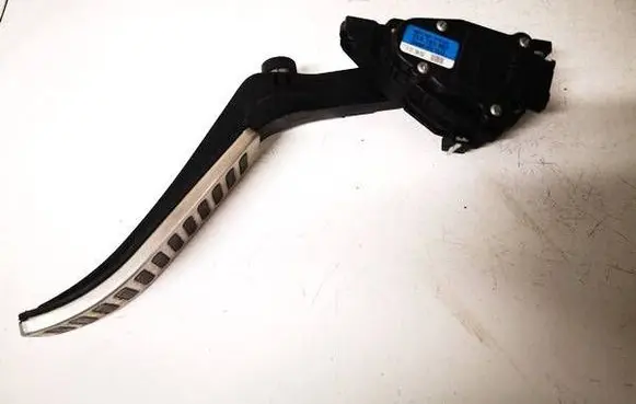 Volkswagen Touareg I Accelerator throttle pedal 7l6723507 6pv007770-24
