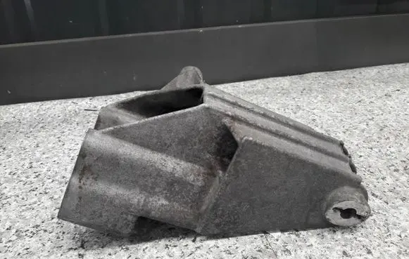 Alfa Romeo 147 Engine mounting bracket 60672234