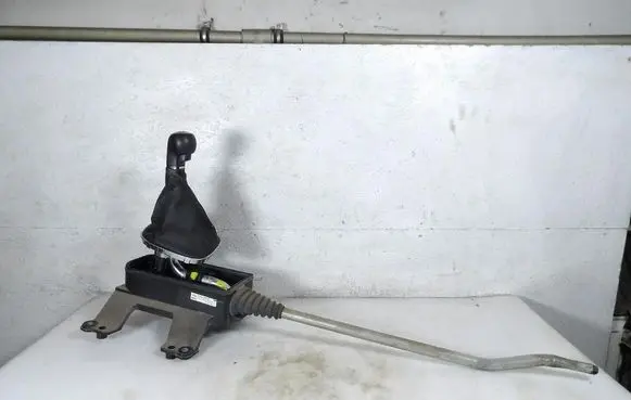 Opel Corsa E Gear shift rod 55559132