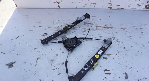 Audi Q2 - Front wiper linkage and motor