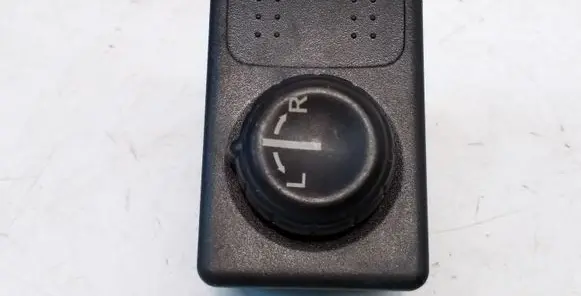 Nissan Primera Wing mirror switch