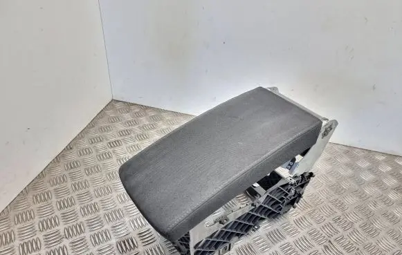 Volkswagen PASSAT B7 Armrest 3c0864089