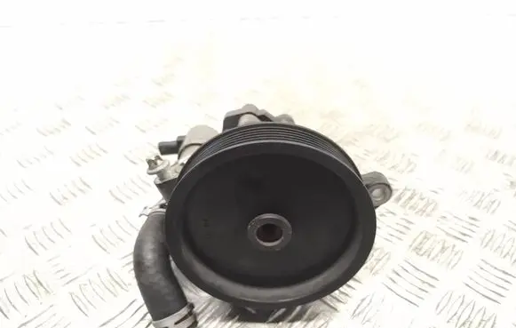 Mercedes-Benz E W212 Power steering pump A0064664301 7693955160 5290912