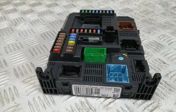 Peugeot 2008 I Fuse module 9678355980 22661F01 E1092030