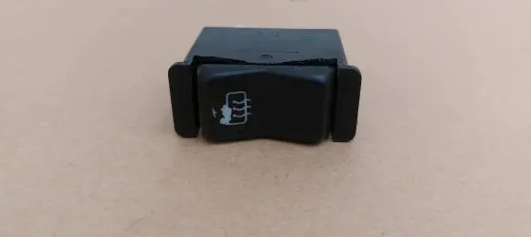Mercedes-Benz 380 560SEC C126 Windscreen/window heater switch 0008206110 03812516