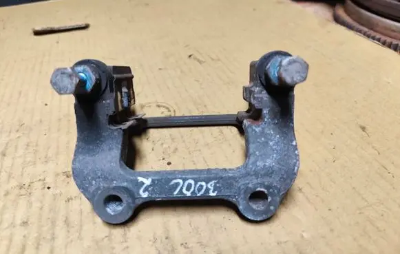 Chrysler 300 - 300C Brake caliper pad carrier rear 