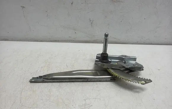 Mitsubishi Space Star Rear door manual window regulator