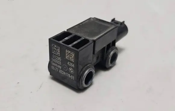 BMW 5 F10 F11 Airbag deployment crash/impact sensor 9224176 01295 140503
