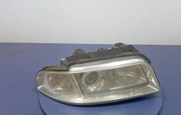 Audi A4 S4 B5 8D Headlight/headlamp 8D0941030AK