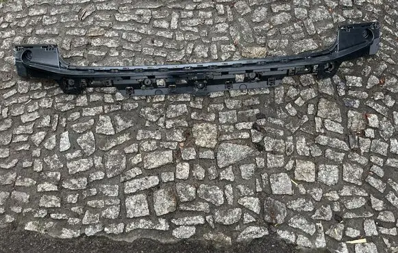 BMW iX Rear bumper mounting bracket 8737046