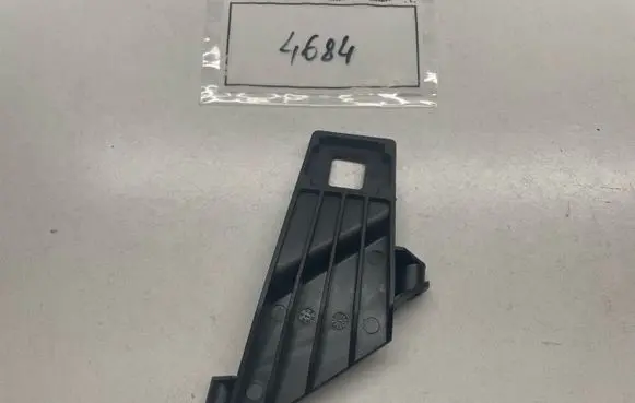 Mercedes-Benz ML W164 Headlight/headlamp mounting bracket 1648200159 A1648200159