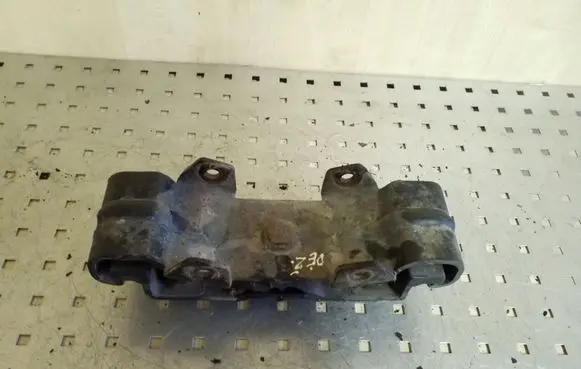 Mitsubishi L200 Gearbox mount