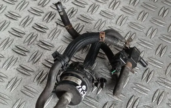 Dacia Sandero II Vacuum valve 223727641R 13T294