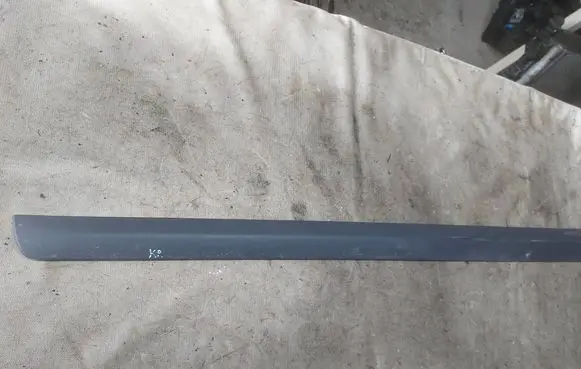 Ford Kuga I Front door trim (molding) 8V41S20307AA