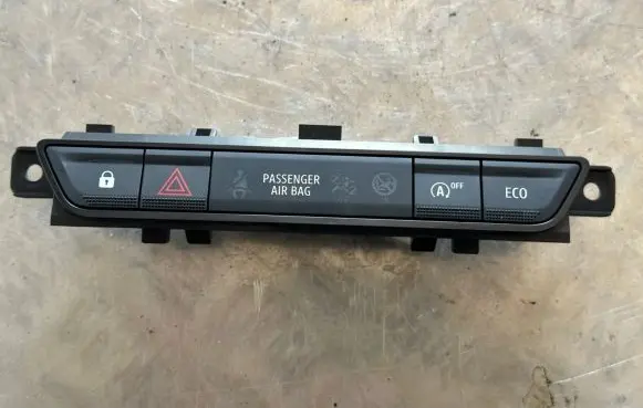 Dacia Sandero III Hazard light switch 283E85816R