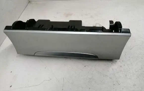 Volkswagen PASSAT B6 Ashtray (front) 3C0863284 3C0857961 318220100