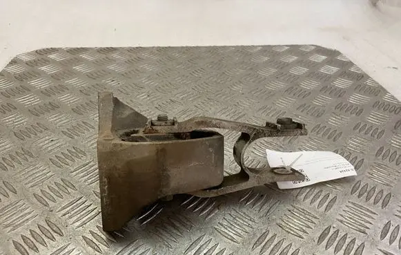Volvo XC90 Engine mount bracket 31339951