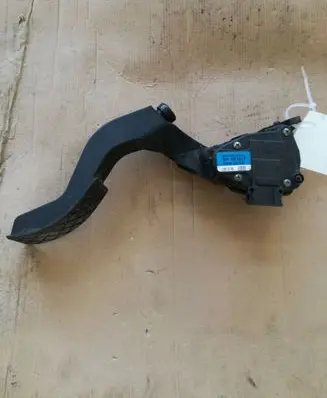 Audi A6 S6 C5 4B Accelerator throttle pedal 8D1723523F
