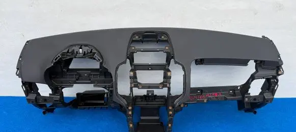 Opel Zafira C Dashboard A3470