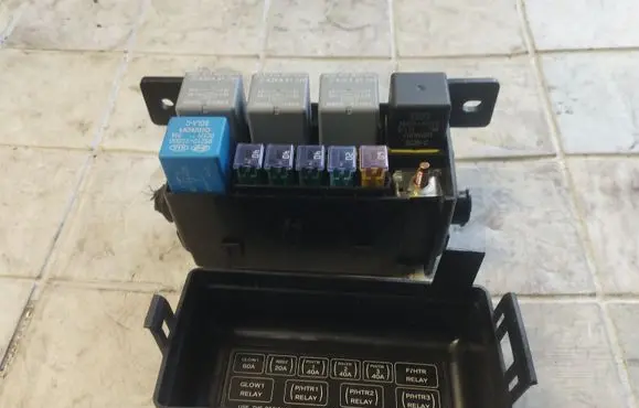 KIA Sorento Fuse module