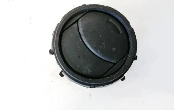 Toyota Yaris Dash center air vent grill