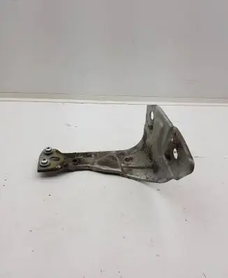 Volkswagen PASSAT B7 Fender mounting bracket 3AA821142