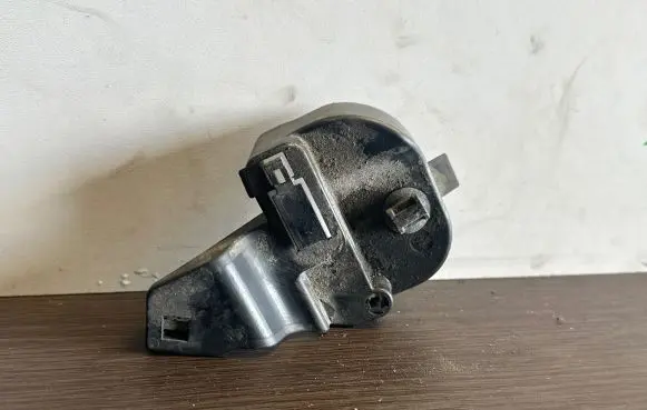 Volvo V60 Headlight/headlamp mounting bracket 31297913 B4V0A