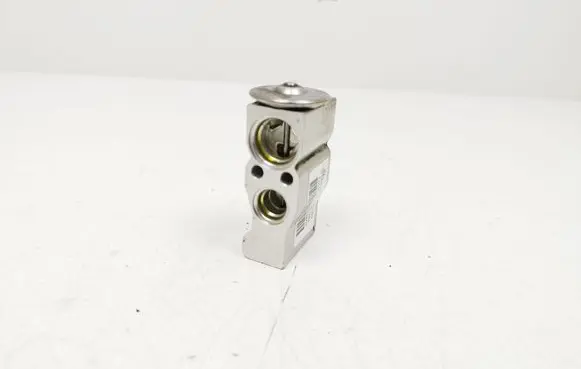Smart ForFour II W453 Air conditioning (A/C) expansion valve F721002 R1234R134X EBH15F008