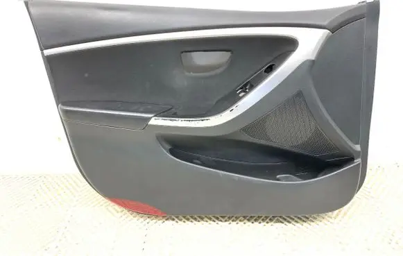 Hyundai i30 Front door card panel trim 