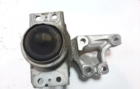 Peugeot 3008 I Engine mount bracket 9681855180