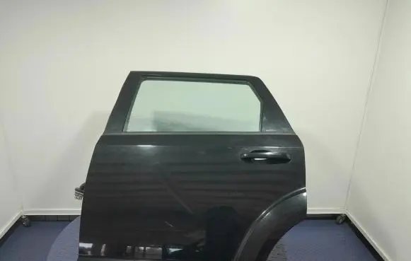 Dodge Journey Rear door