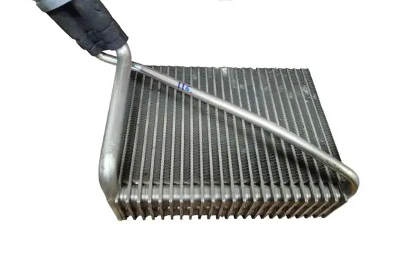 Volkswagen PASSAT B5 Air conditioning (A/C) radiator (interior) 8D1820103D