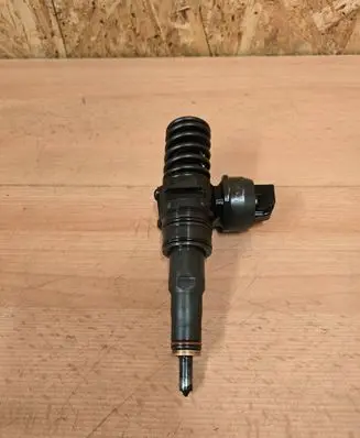 Volkswagen Caddy Fuel injector 038130073BR