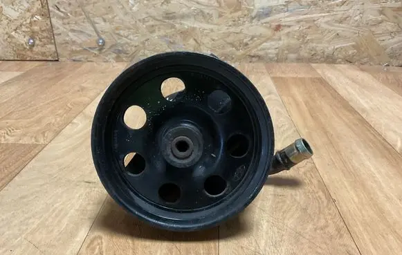 Ford Focus Power steering pump HBDJC 3JD2603