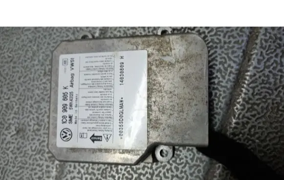 Volkswagen Polo Airbag deployment crash/impact sensor