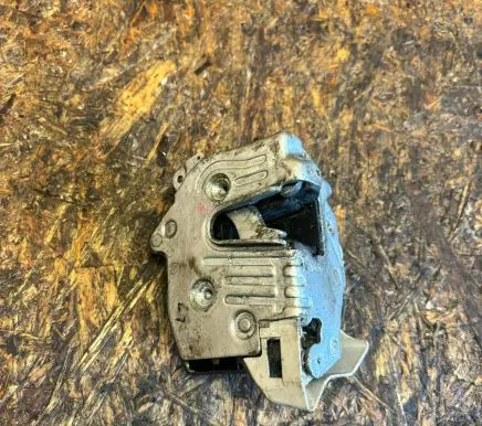 Mercedes-Benz E W124 Front door lock