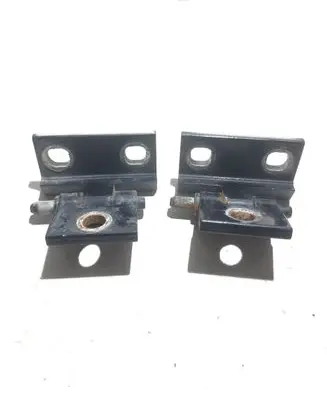 Volvo XC70 Rear door lower hinge