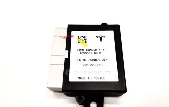 Tesla Model X Door control unit/module 1055891-00-D