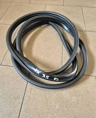 Hyundai ix35 Front door rubber seal 