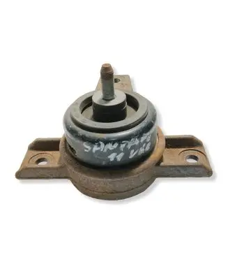 Hyundai Santa Fe Engine mount bracket 218122B100