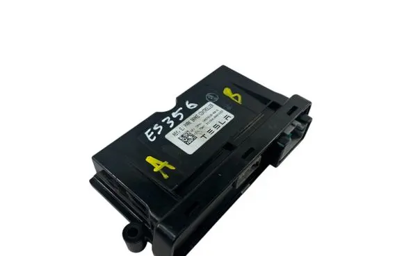 Tesla Model S Other control units/modules 100761800E