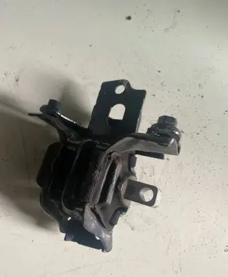 Volkswagen Polo V 6R Engine mount bracket 6Q0199555 20072011